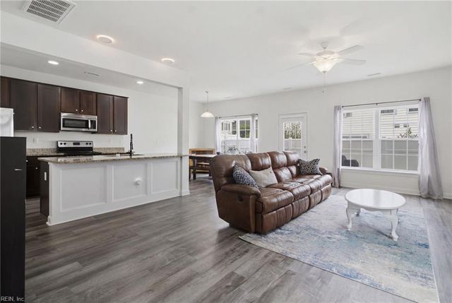 4321 Cattail LN, Virginia Beach, VA 23456