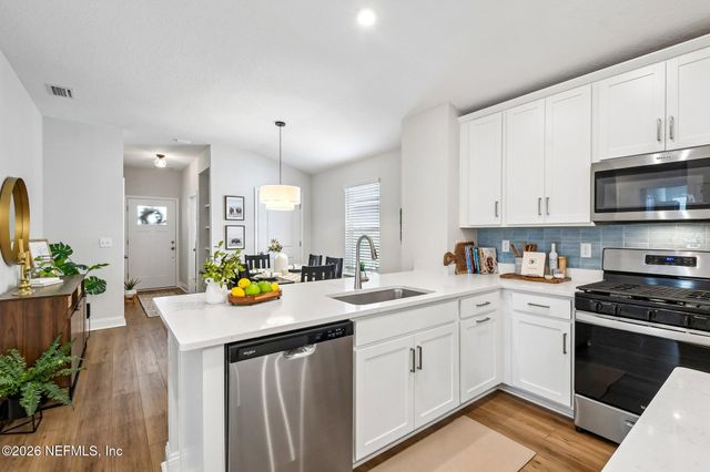 12924 HOLSINGER Boulevard, Jacksonville, FL 32256