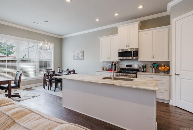 424 Valley Ranch Cir, Little Rock, AR 72223