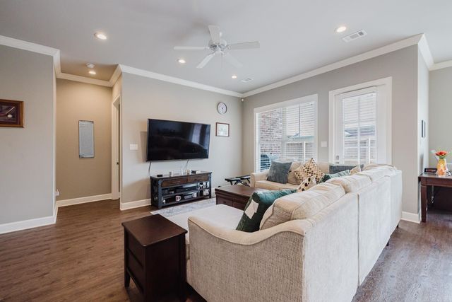 424 Valley Ranch Cir, Little Rock, AR 72223