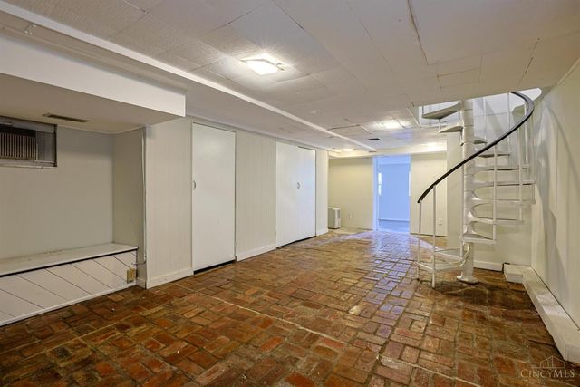 558 Missouri Avenue, Cincinnati, OH 45226