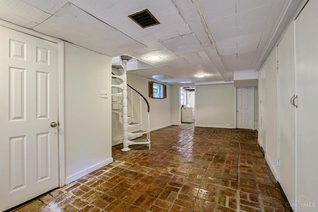 558 Missouri Avenue, Cincinnati, OH 45226