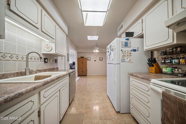 10036 W LANCASTER Drive, Sun City, AZ 85351