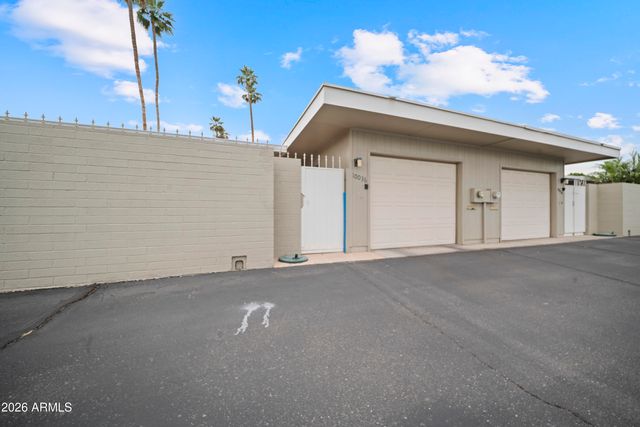 10036 W LANCASTER Drive, Sun City, AZ 85351