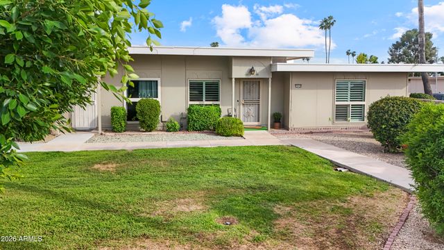 10036 W LANCASTER Drive, Sun City, AZ 85351