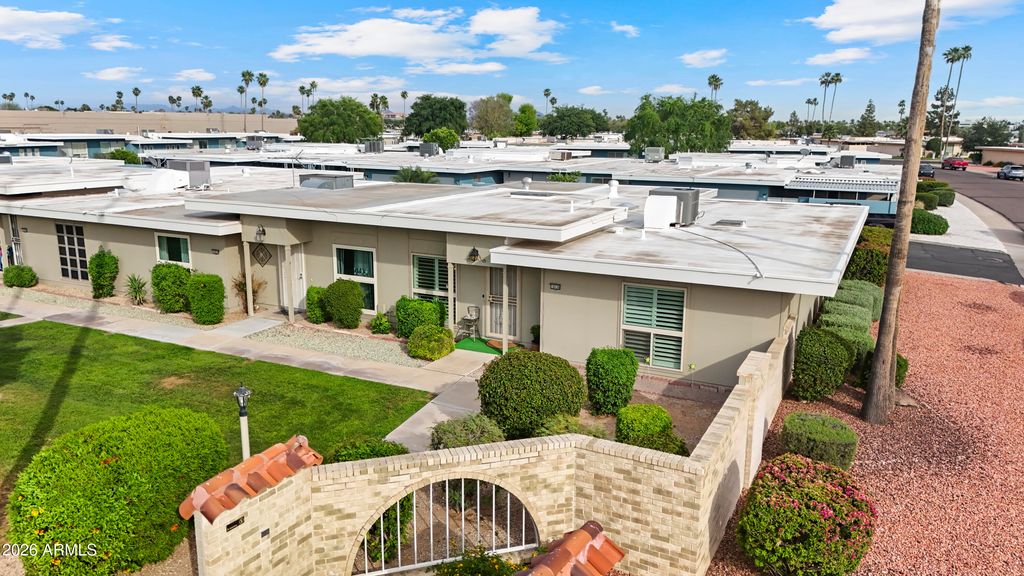 10036 W LANCASTER Drive, Sun City, AZ 85351