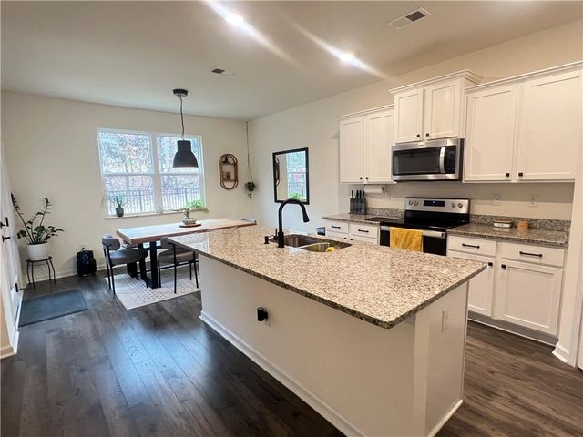 480 Shasta Court, Hoschton, GA 30548