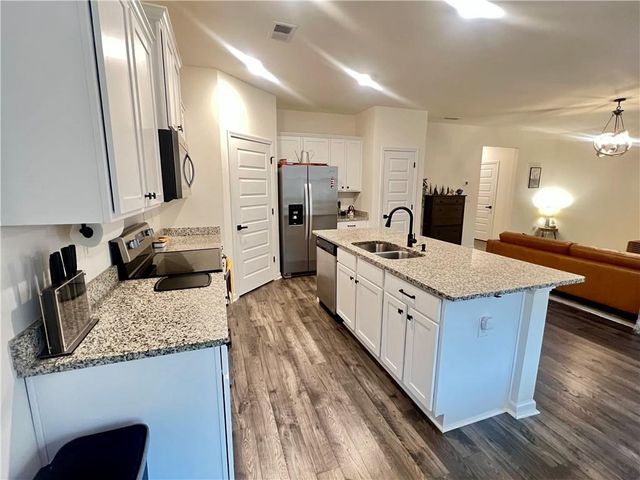 480 Shasta Court, Hoschton, GA 30548