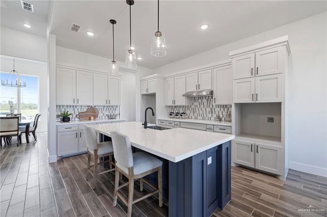 3518 Treasure Hills Boulevard, Harlingen, TX 78550