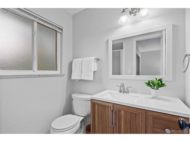 7658 S Cedar Cir, Littleton, CO 80120
