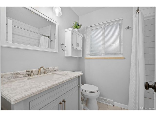 7658 S Cedar Cir, Littleton, CO 80120