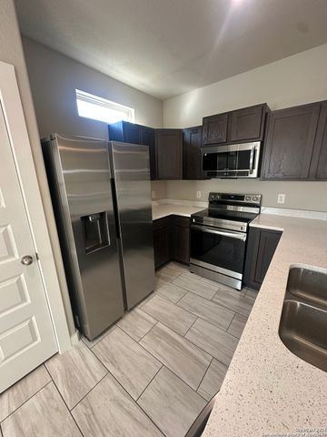 8415 Via Verona, San Antonio, TX 78227