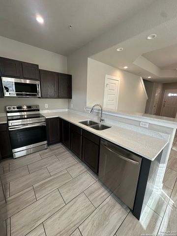 8415 Via Verona, San Antonio, TX 78227