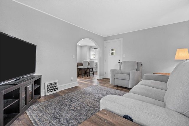 1201 15th AVENUE, South Milwaukee, WI 53172