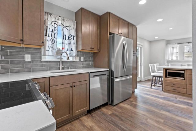 1201 15th AVENUE, South Milwaukee, WI 53172