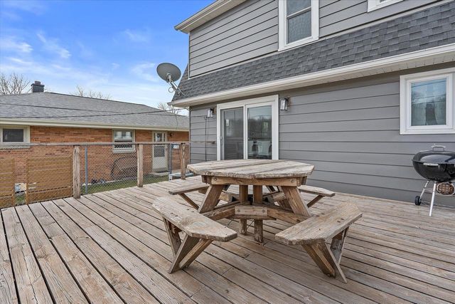 1201 15th AVENUE, South Milwaukee, WI 53172