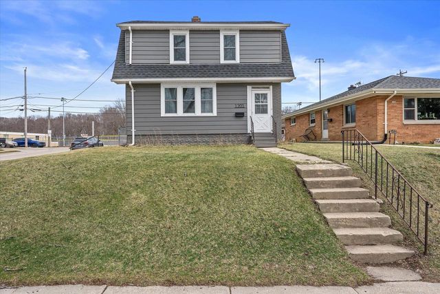1201 15th AVENUE, South Milwaukee, WI 53172