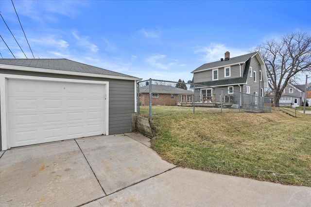 1201 15th AVENUE, South Milwaukee, WI 53172