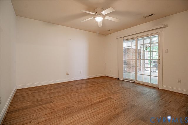 409 Cobblestone Dr, Hopewell, VA 23860