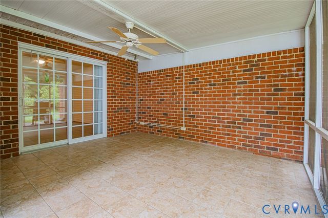 409 Cobblestone Dr, Hopewell, VA 23860