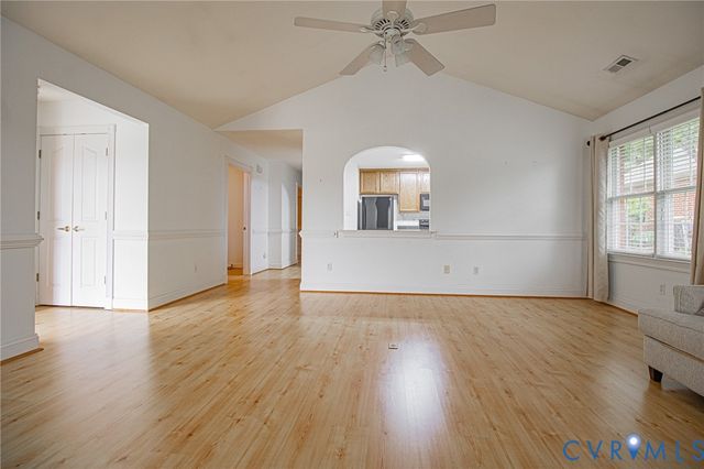 409 Cobblestone Dr, Hopewell, VA 23860
