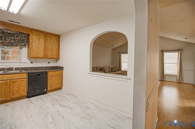 409 Cobblestone Dr, Hopewell, VA 23860