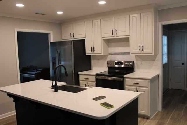 903 NW El Dorado Drive, Dothan, AL 36303