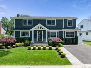 565 Kell Place, Seaford, NY 11783