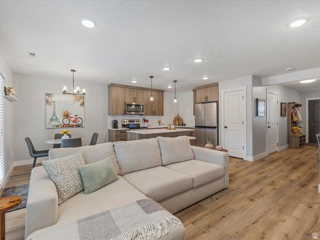 3047 S OLD EMIGRANT RD, Syracuse, UT 84075