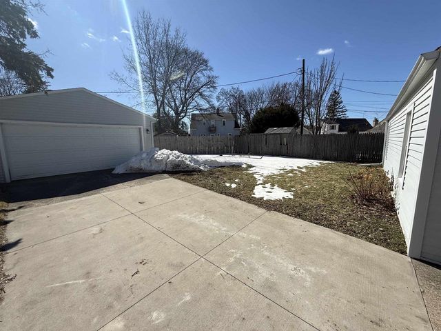 1631 W SPRING STREET, Appleton, WI 54914