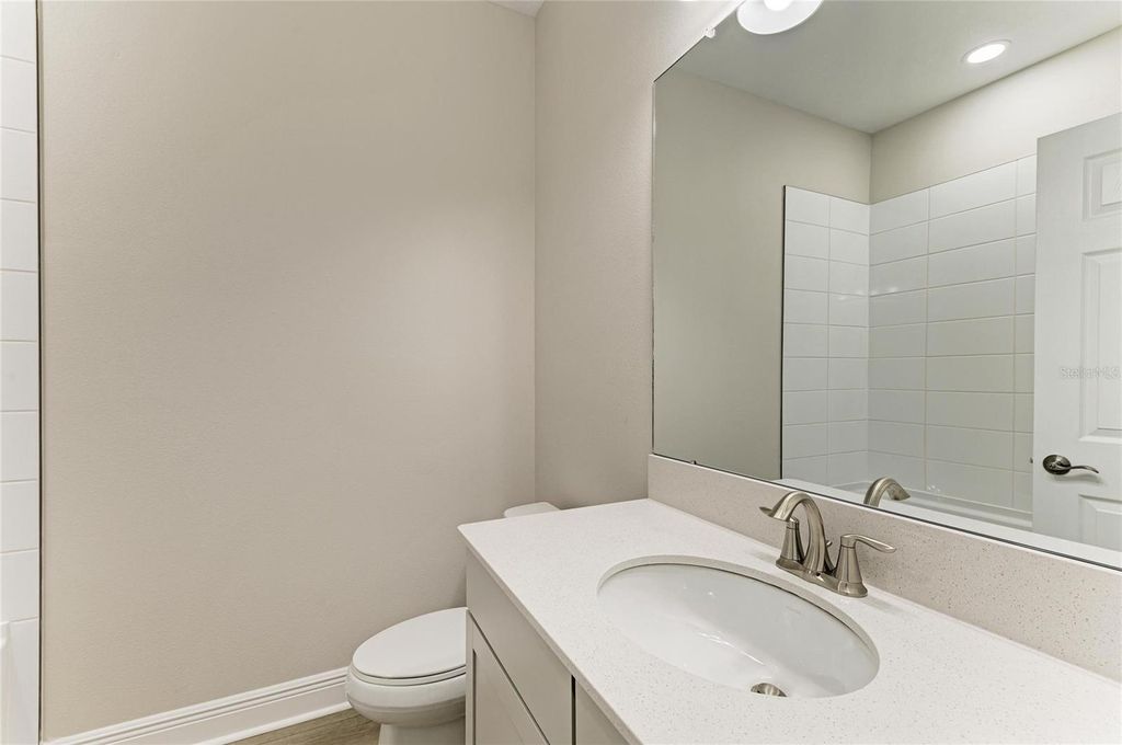 Image 22 of property listing at 12342 OAK HILL WAY, Parrish, FL 34219