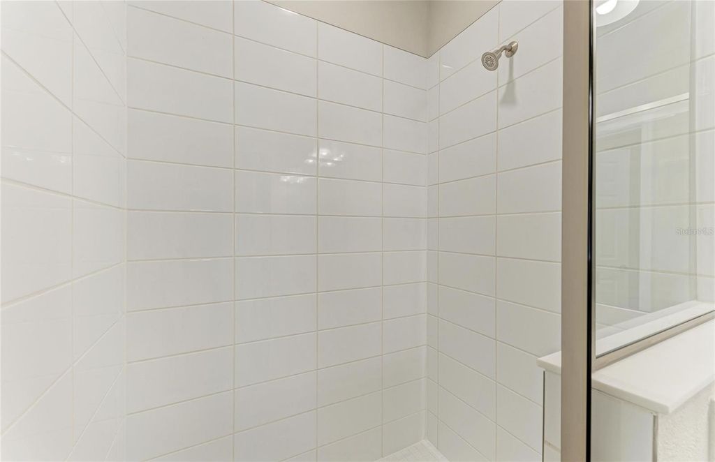 Image 8 of property listing at 12342 OAK HILL WAY, Parrish, FL 34219