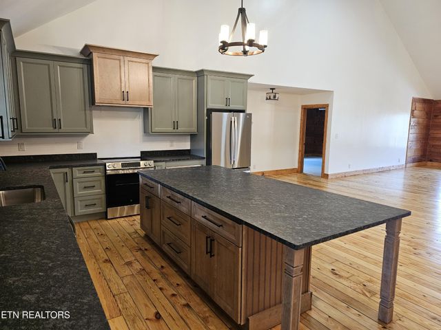 371 Plaza Drive, Madisonville, TN 37354