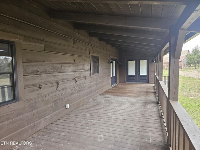 371 Plaza Drive, Madisonville, TN 37354