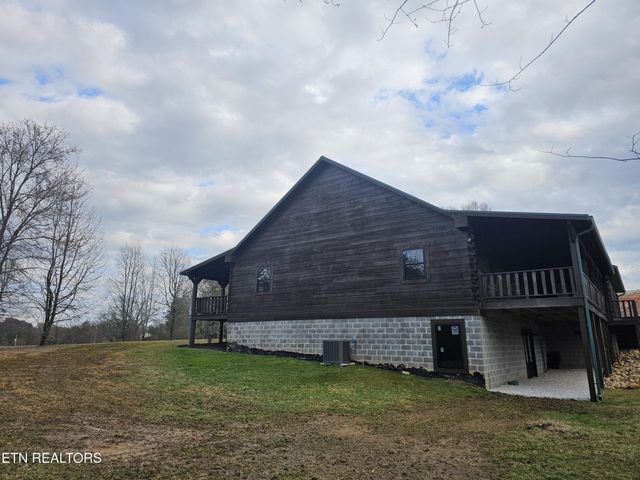 371 Plaza Drive, Madisonville, TN 37354