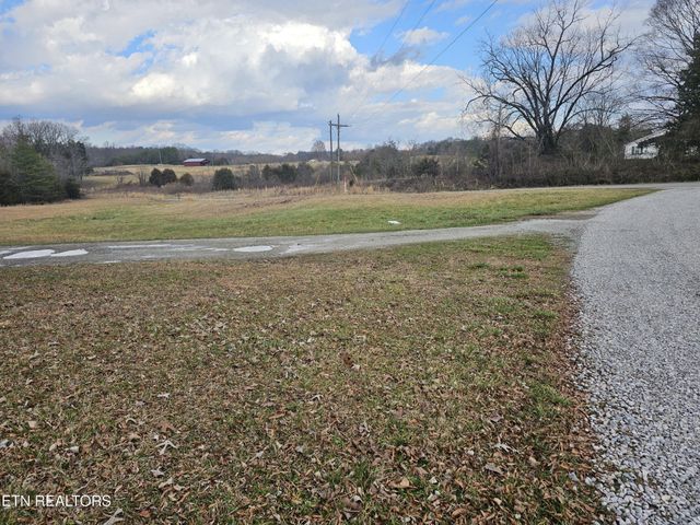 371 Plaza Drive, Madisonville, TN 37354