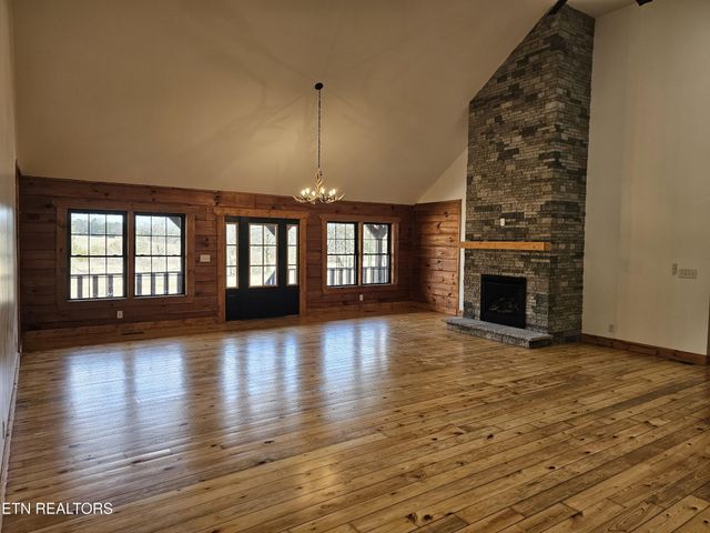 371 Plaza Drive, Madisonville, TN 37354