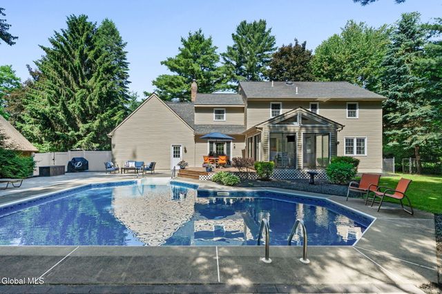 6 Greenfield Court, Clifton Park, NY 12065
