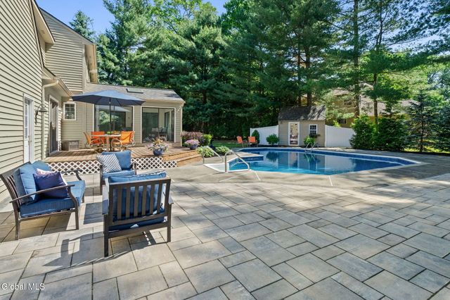 6 Greenfield Court, Clifton Park, NY 12065
