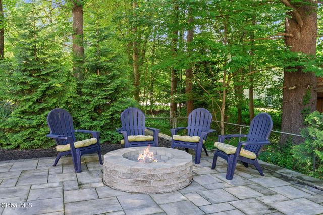 6 Greenfield Court, Clifton Park, NY 12065