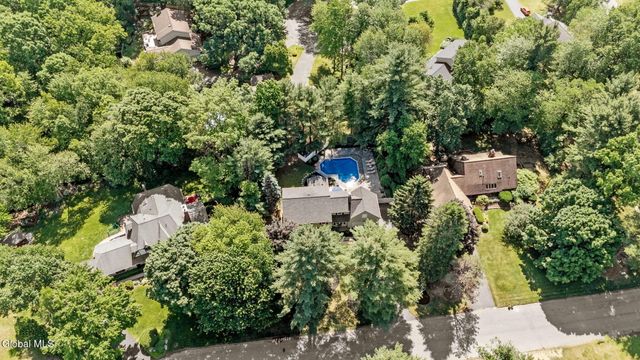 6 Greenfield Court, Clifton Park, NY 12065