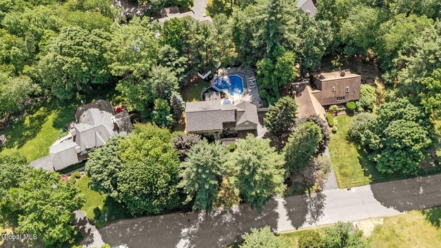 6 Greenfield Court, Clifton Park, NY 12065