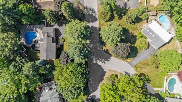 6 Greenfield Court, Clifton Park, NY 12065