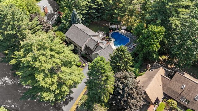 6 Greenfield Court, Clifton Park, NY 12065