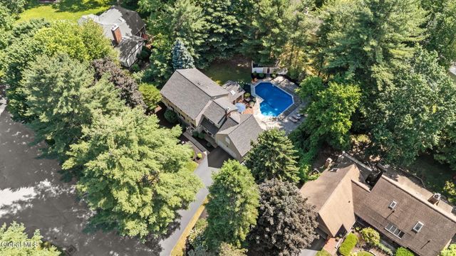 6 Greenfield Court, Clifton Park, NY 12065