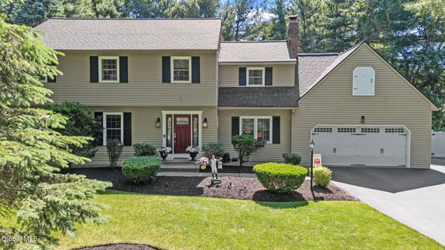 6 Greenfield Court, Clifton Park, NY 12065