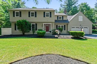 6 Greenfield Court, Clifton Park, NY 12065