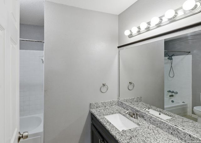 7711 Callaghan Rd Apt 705, San Antonio, TX 78229