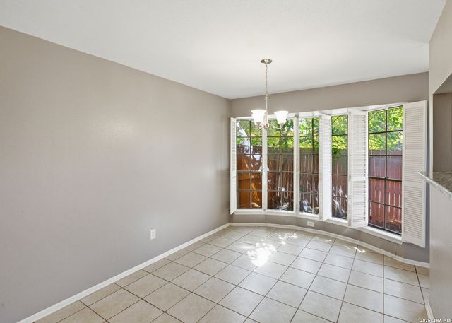 7711 Callaghan Rd Apt 705, San Antonio, TX 78229