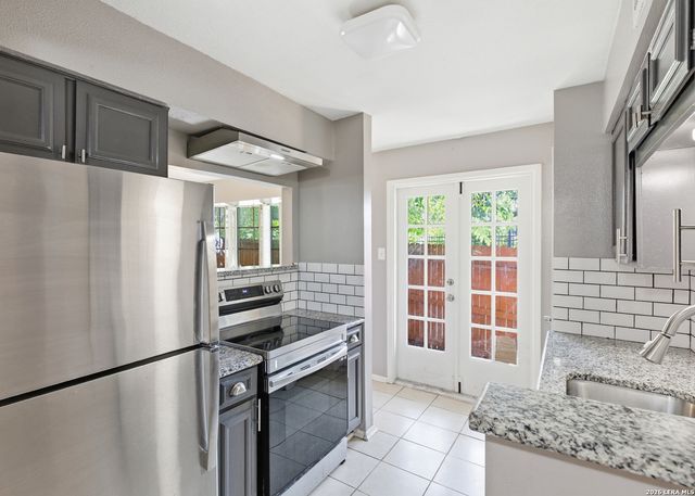 7711 Callaghan Rd Apt 705, San Antonio, TX 78229